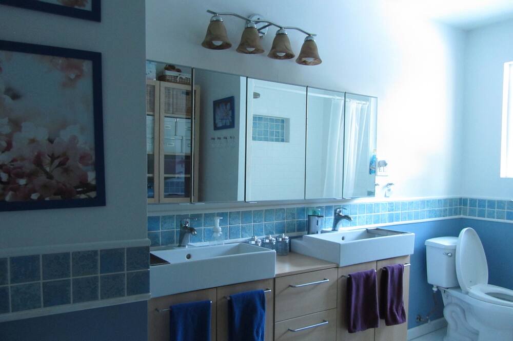 Photo of Bathroom in Colesville
