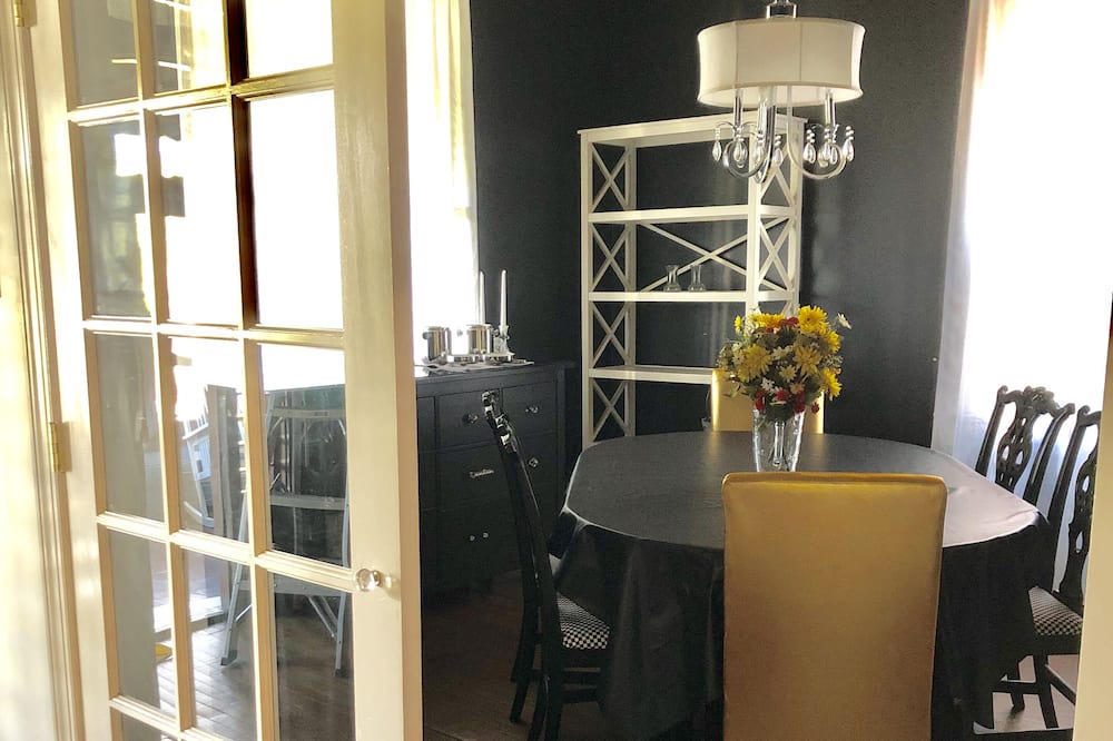 Photo of Livingroom in Monessen