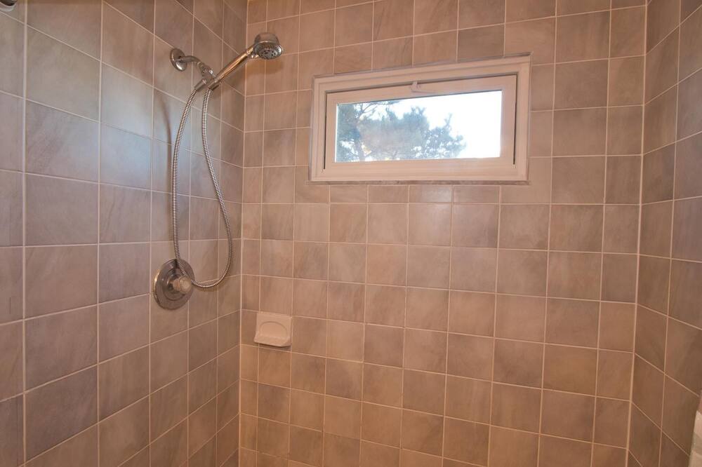 Photo of Bathroom in Loveladies