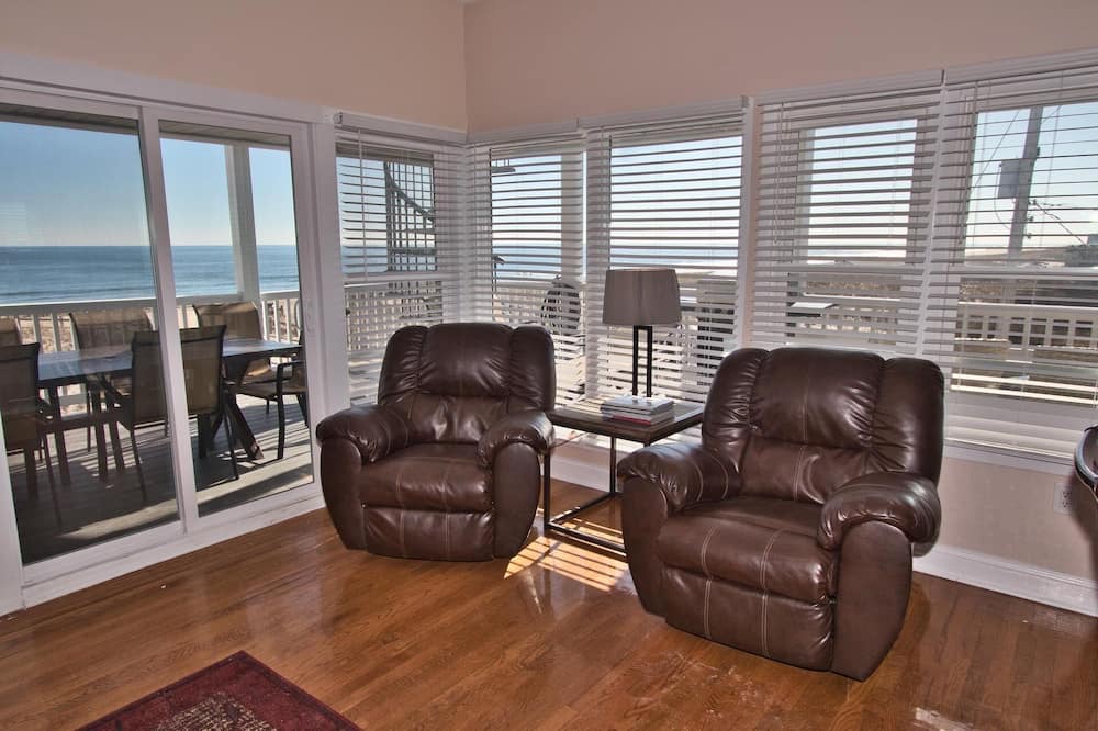 Photo of Livingroom in Loveladies