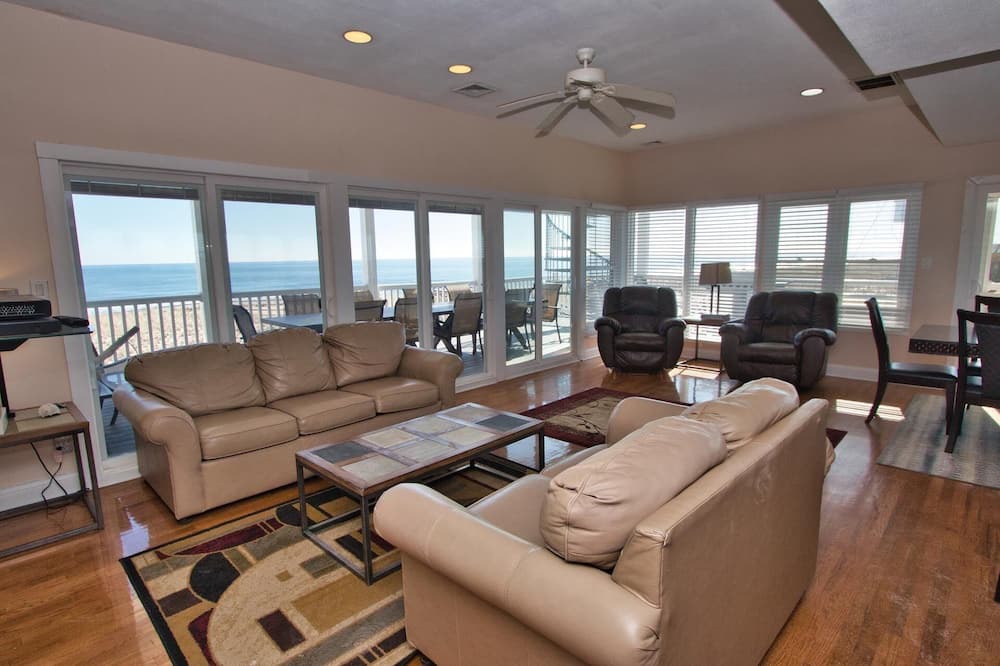 Photo of Livingroom in Loveladies