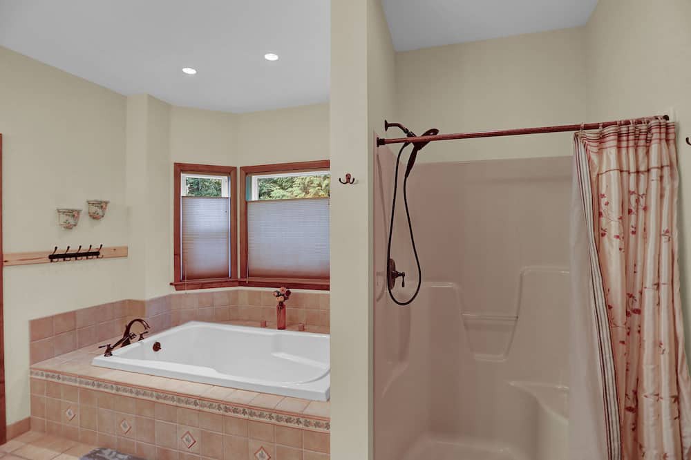 Photo of Bathroom in Calvin