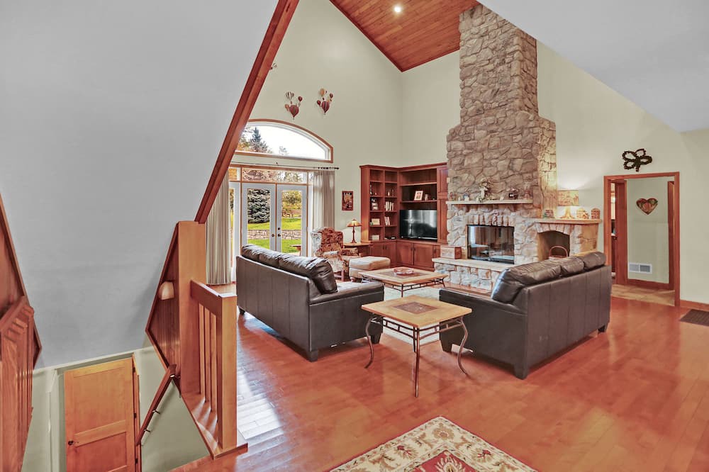 Photo of Livingroom in Calvin