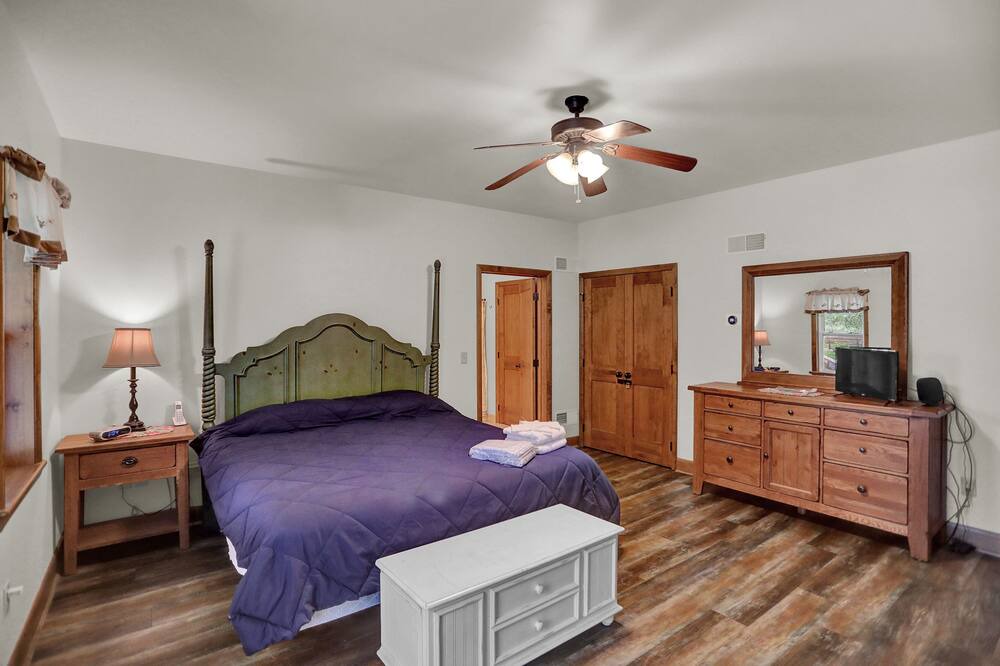 Photo of Bedroom in Calvin