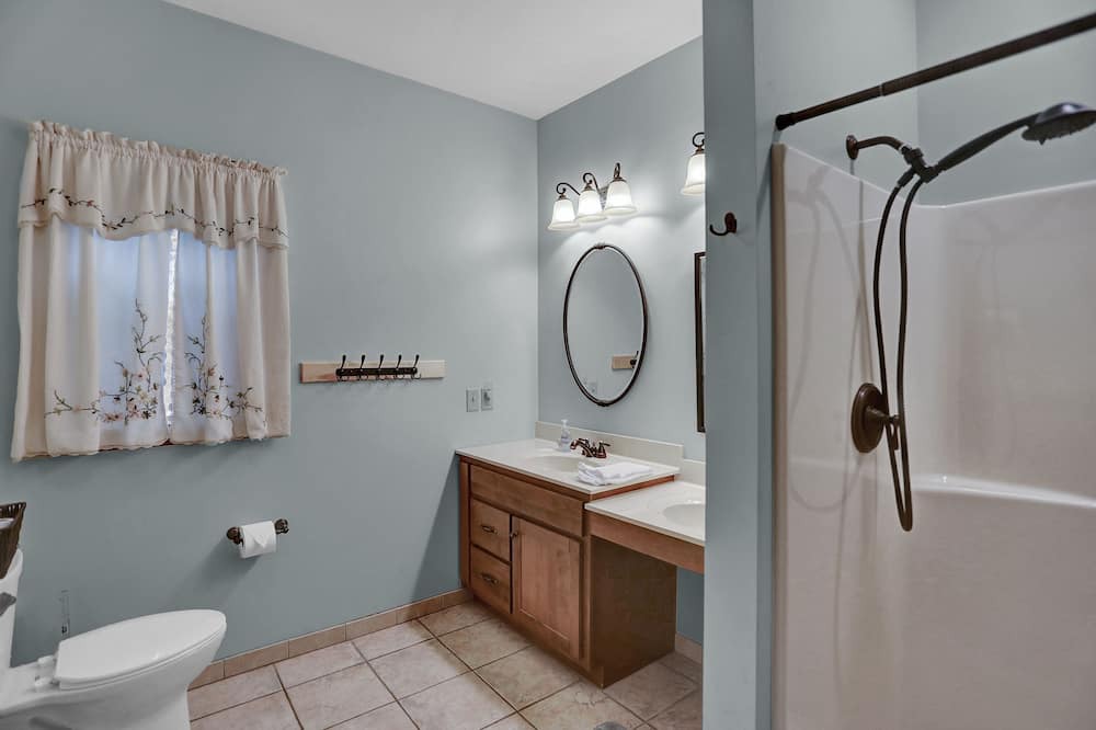 Photo of Bathroom in Calvin
