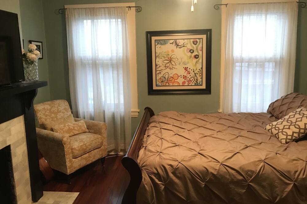 Photo of Bedroom in South Hills