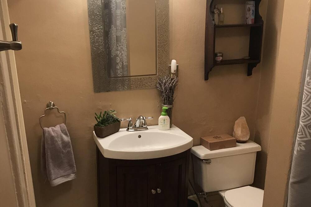 Photo of Bathroom in South Hills