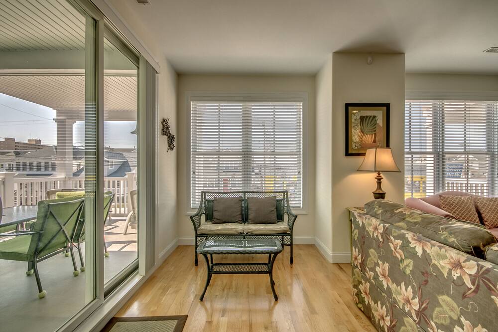 Photo of Livingroom in North Wildwood