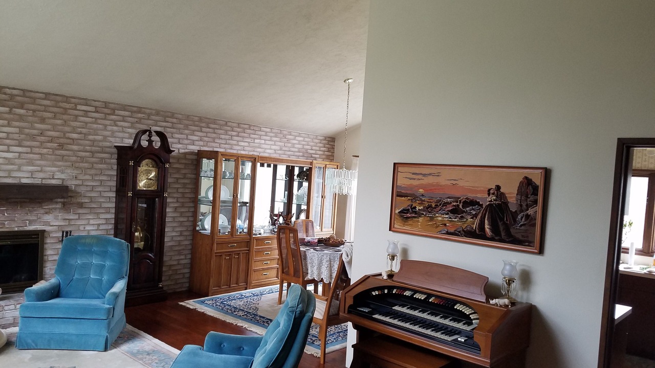Photo of Livingroom in Elizabethtown