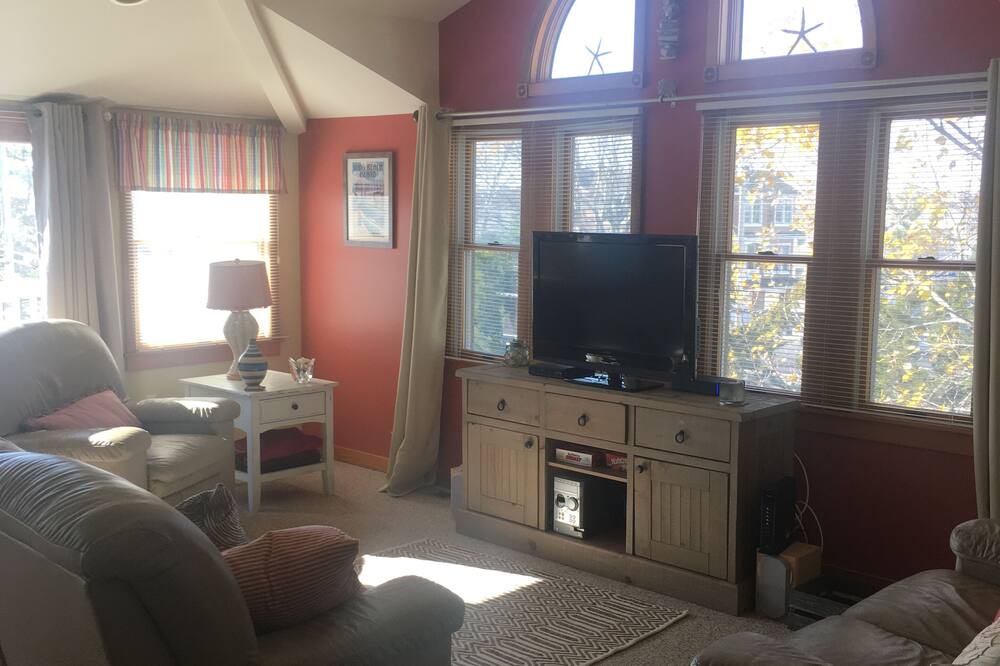 Photo of Livingroom in Beach Haven Gardens