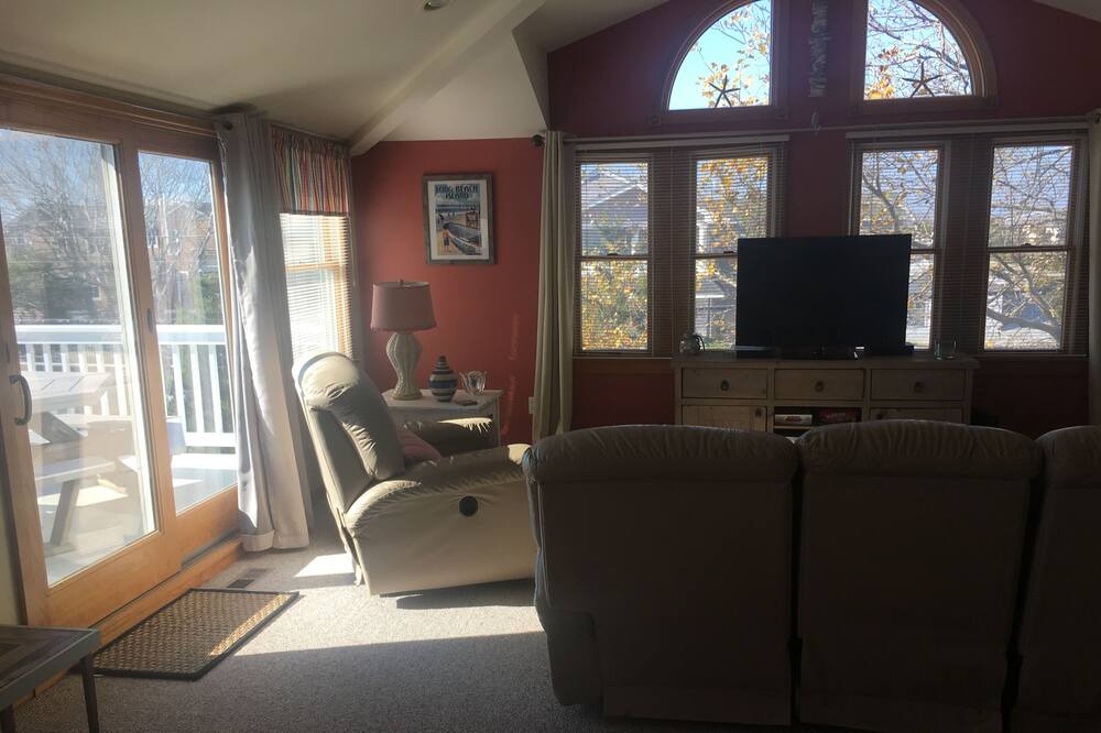 Photo of Livingroom in Beach Haven Gardens