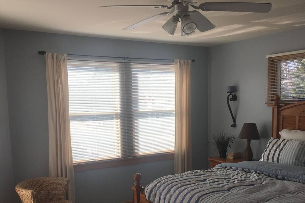 Photo of Bedroom in Beach Haven Gardens