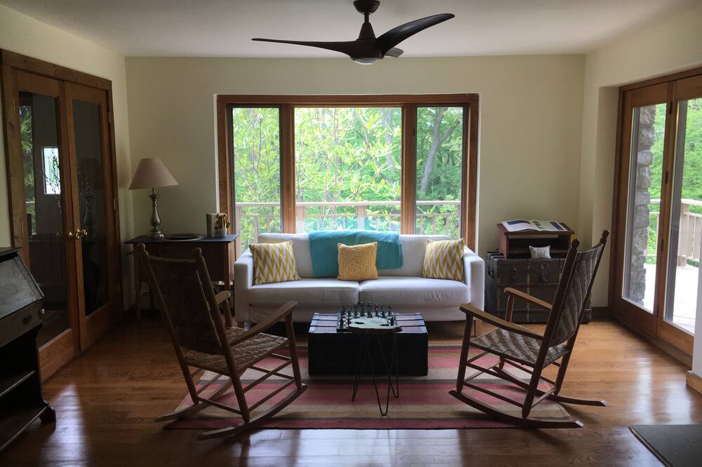 Photo of Bedroom in Middle Hope