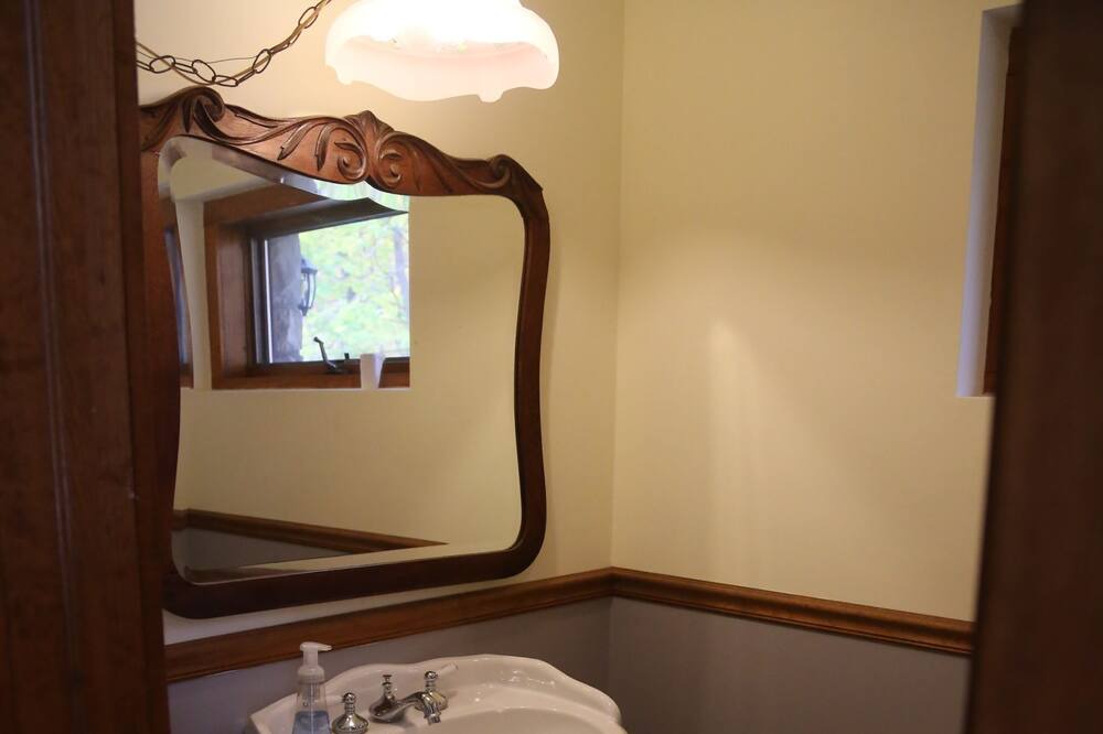 Photo of Bedroom in Middle Hope