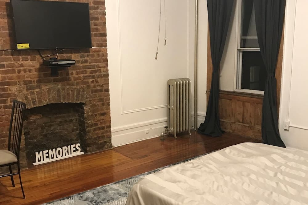 Photo of Bedroom in Washington Heights