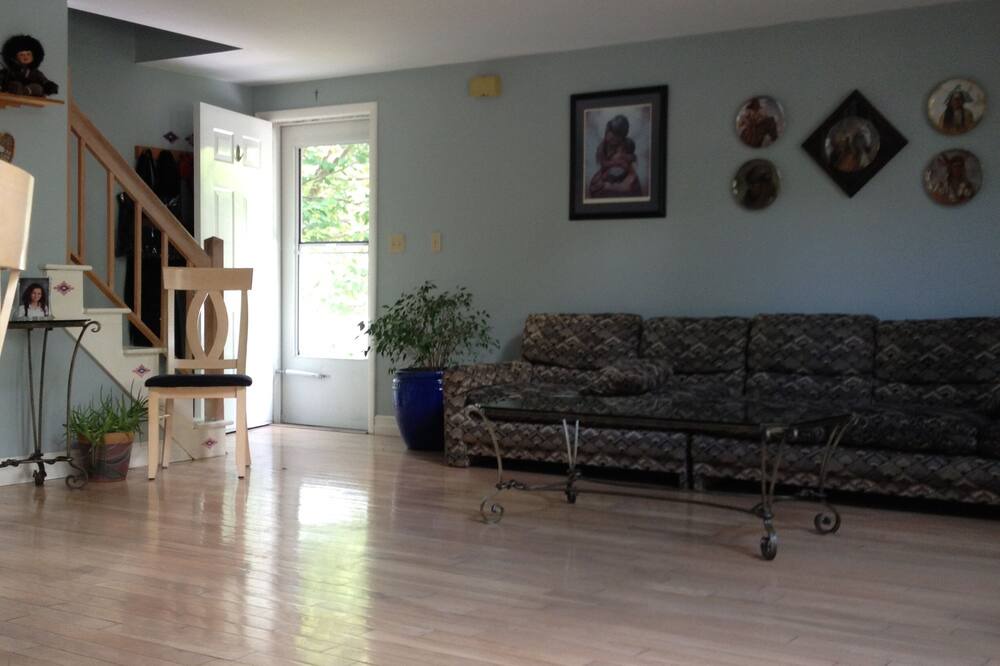 Photo of Bedroom in Pocono Mountain Lake