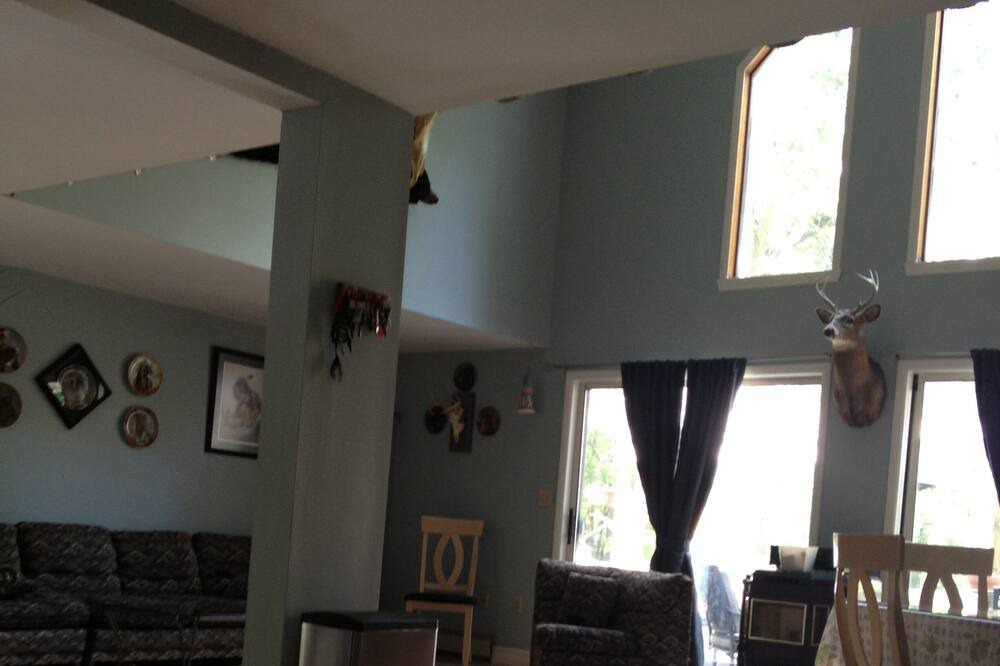 Photo of Bedroom in Pocono Mountain Lake