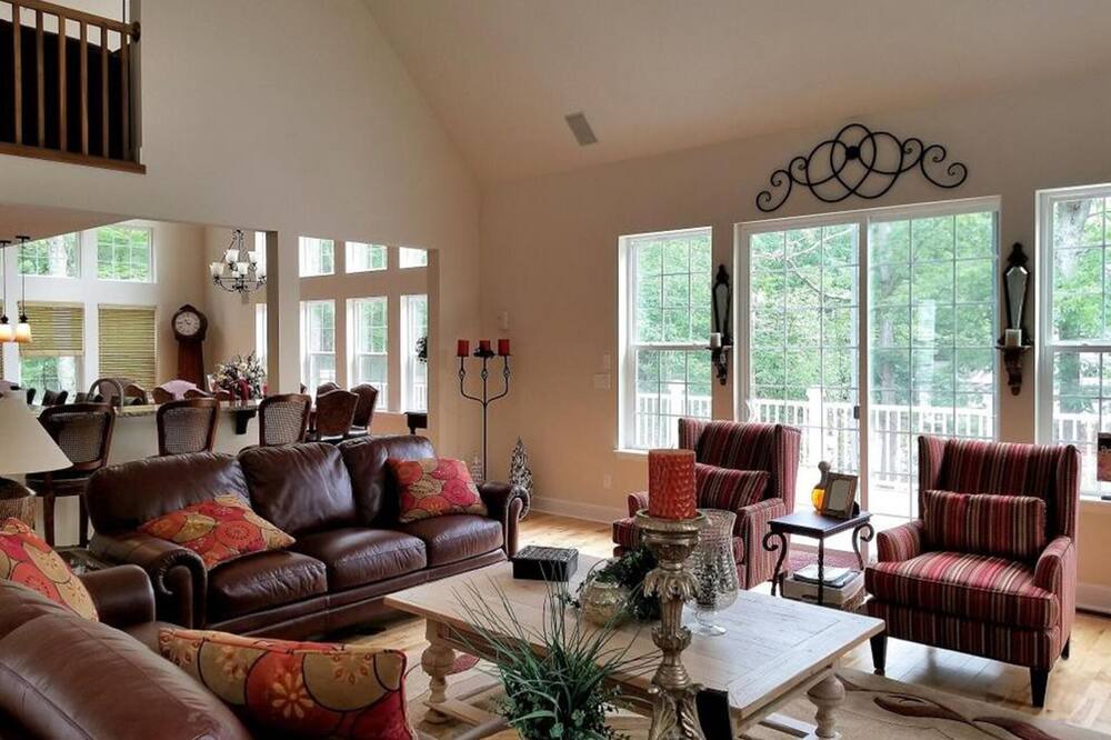 Photo of Livingroom in Lackawaxen
