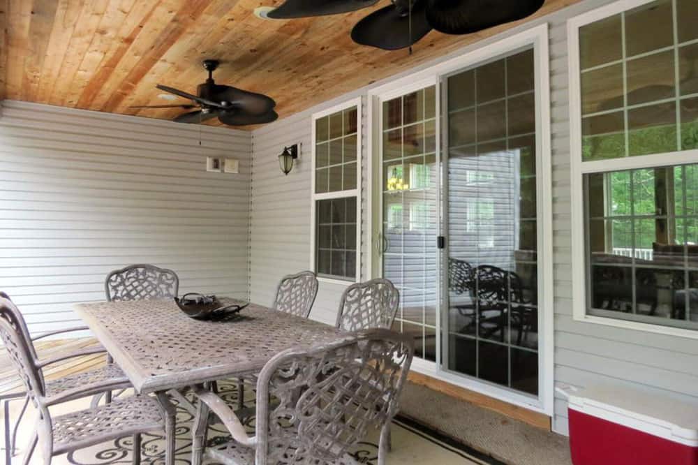 Photo of Patio Balcony in Lackawaxen