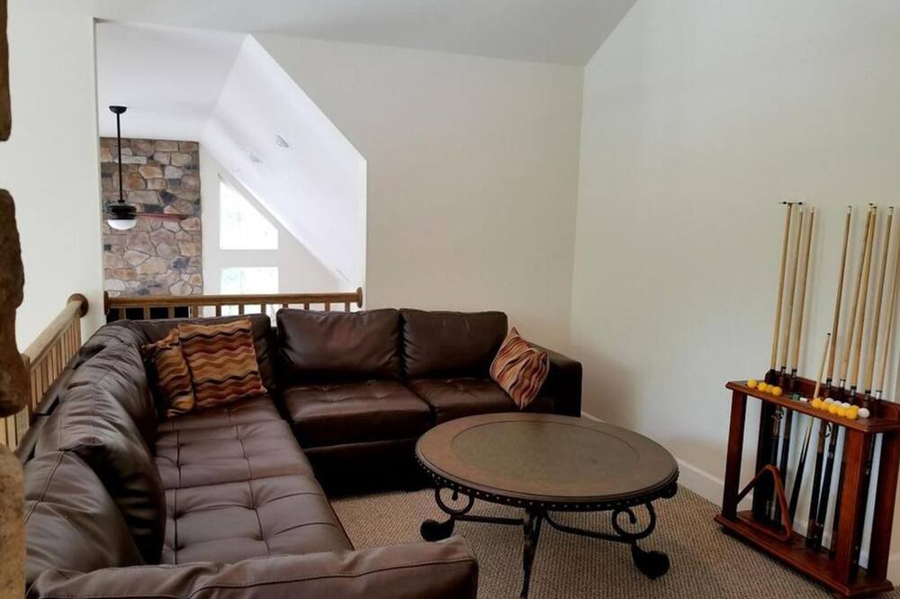 Photo of Livingroom in Lackawaxen