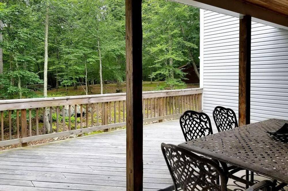 Photo of Patio Balcony in Lackawaxen