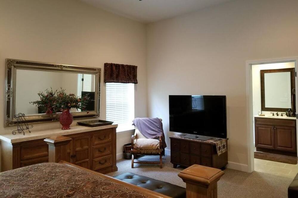 Photo of Bedroom in Lackawaxen