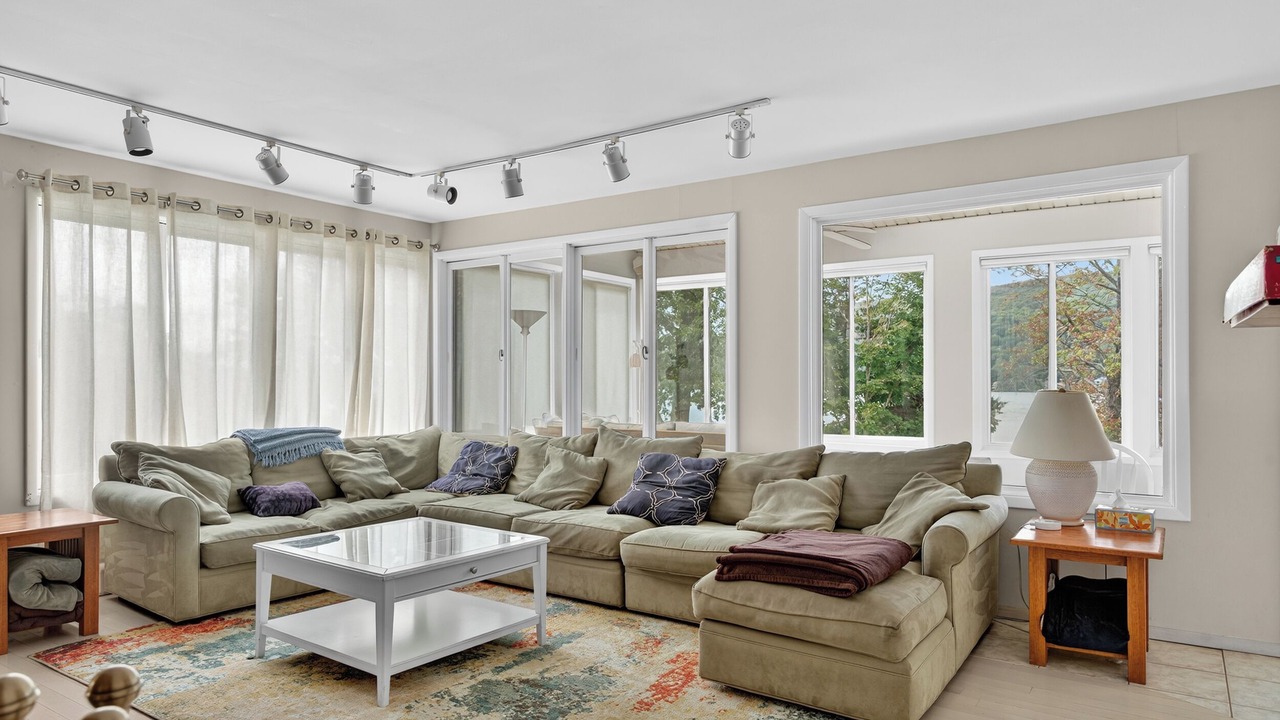Photo of Livingroom in Greenwood Lake