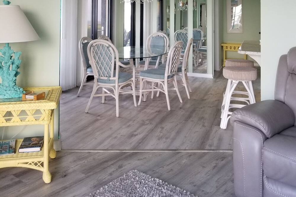 Photo of Livingroom in Indian Beach