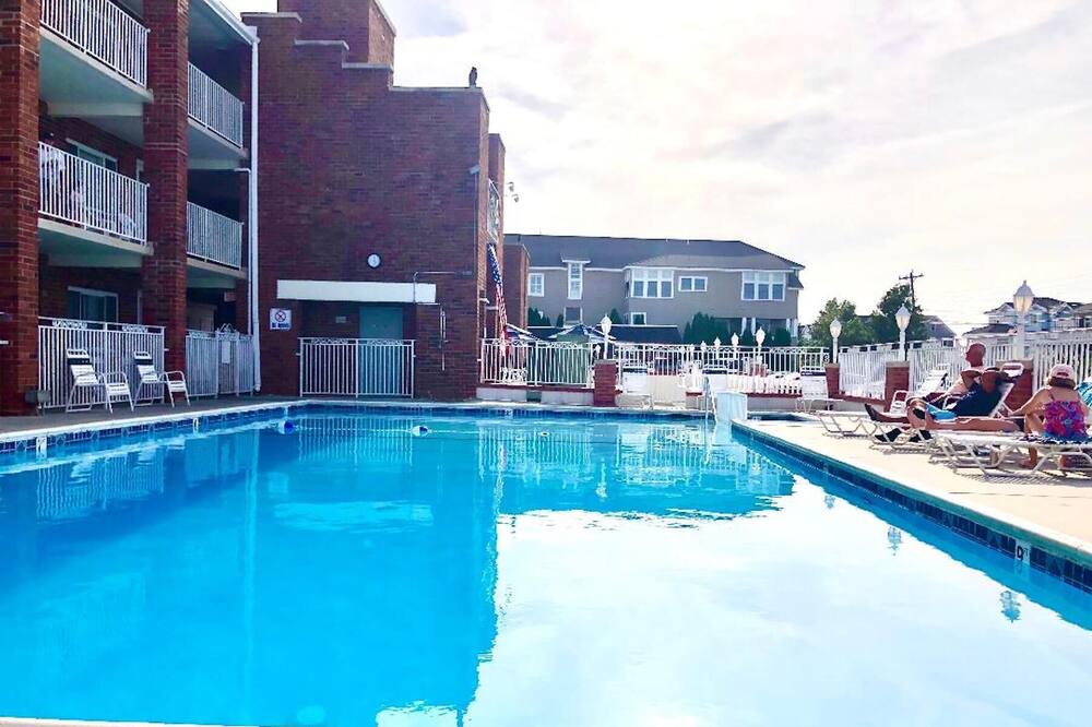 Photo of Outdoor in Admiral Estates
