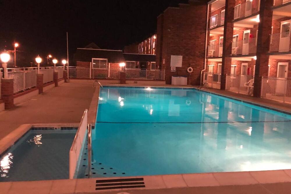 Photo of Outdoor in Admiral Estates