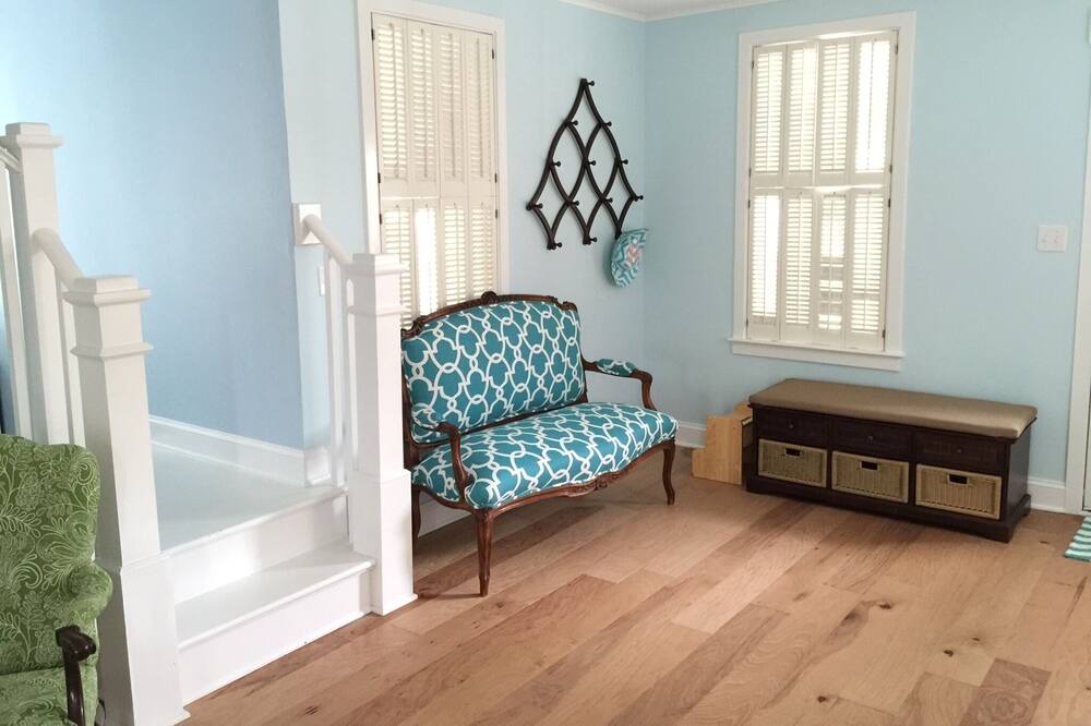 Photo of Livingroom in Avon