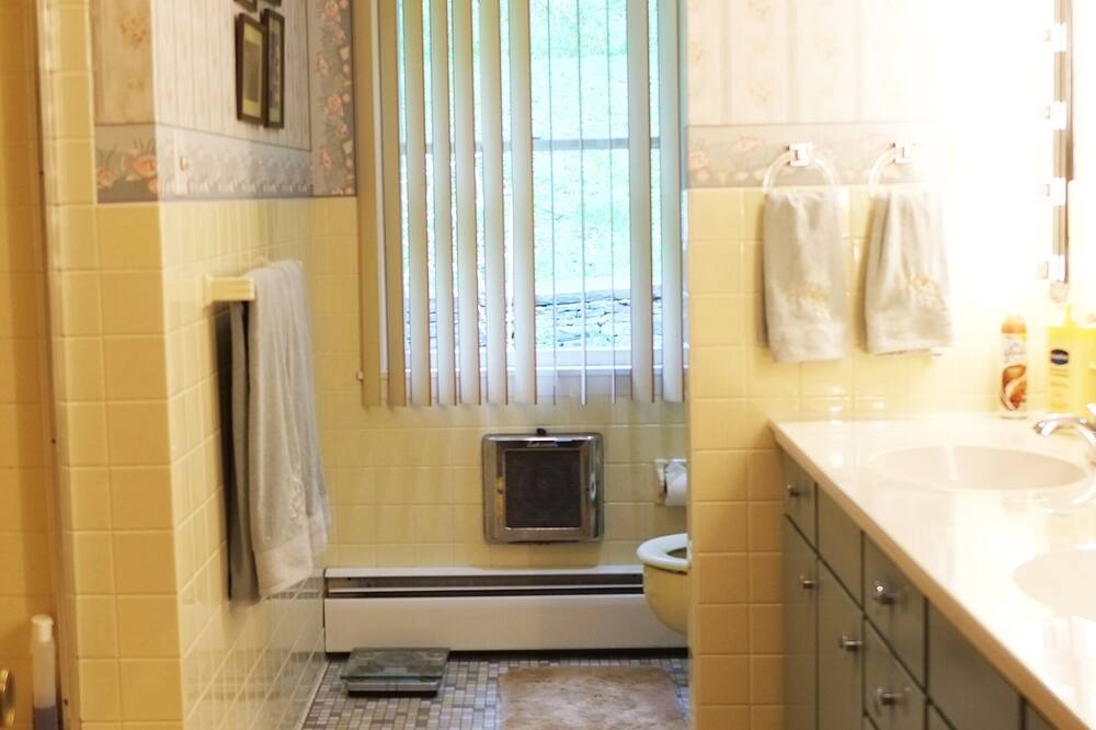 Photo of Bedroom in Honesdale