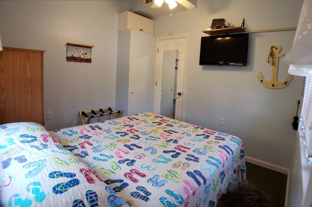 Photo of Bedroom in Ocean Beach I