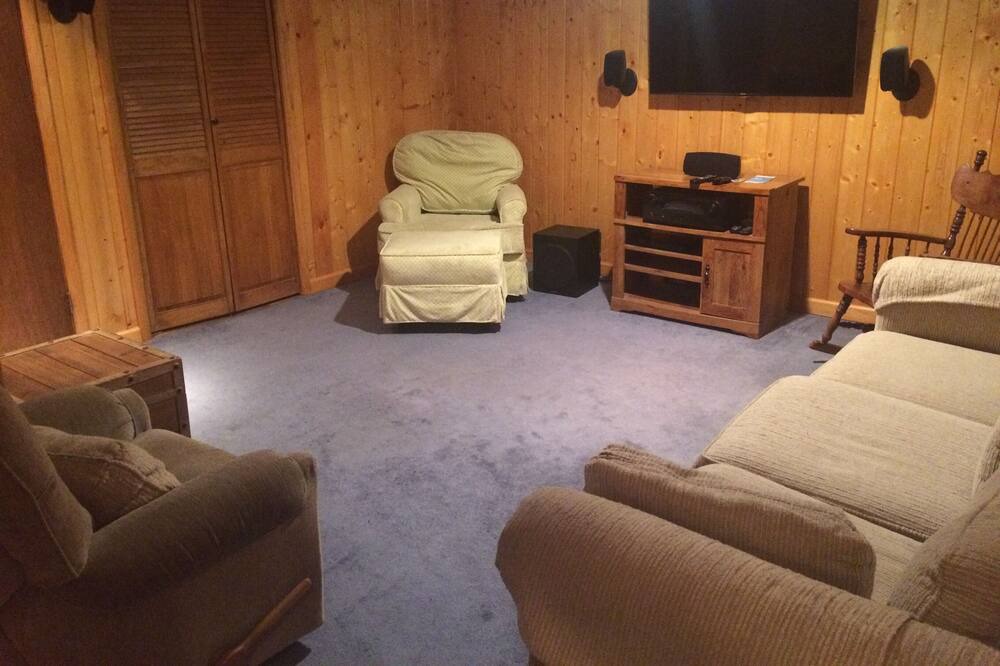 Photo of Bedroom in Lakeville