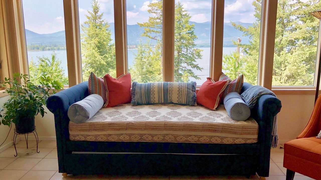 Photo of Livingroom in Sandpoint