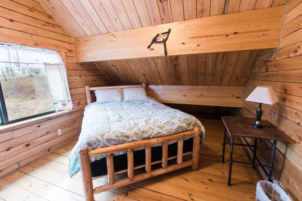 Photo of Bedroom in Hickory Hills