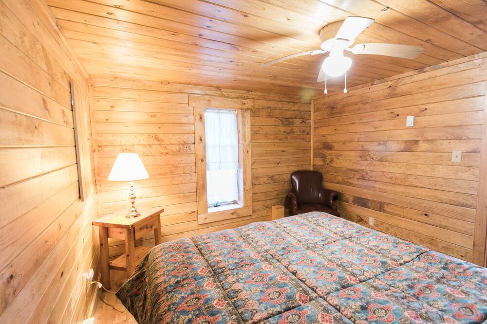 Photo of Bedroom in Hickory Hills