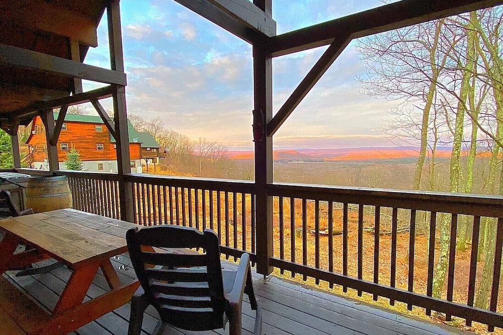 Photo of Patio Balcony in Hickory Hills