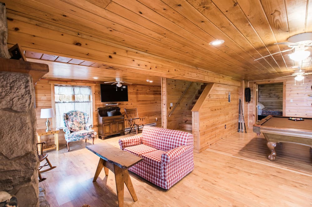 Photo of Livingroom in Hickory Hills
