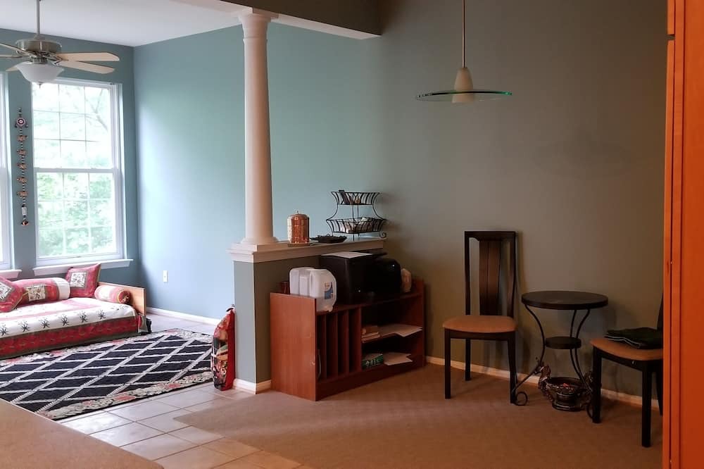 Photo of Bedroom in Edgewater