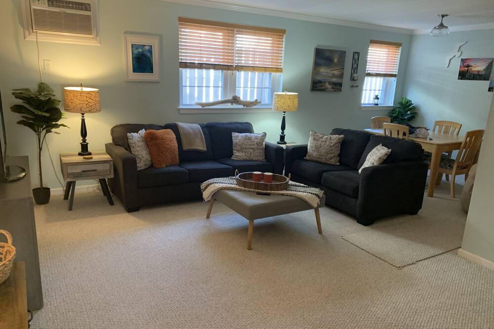 Photo of Livingroom in Margate City