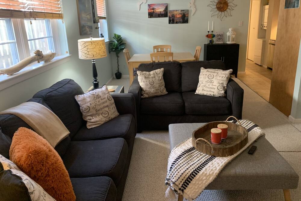 Photo of Livingroom in Margate City