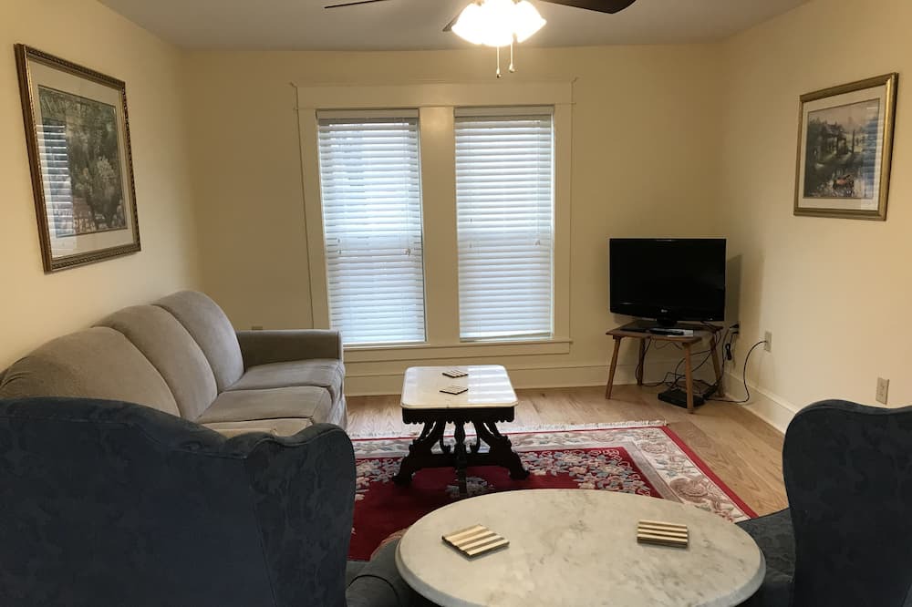 Photo of Livingroom in Elmira