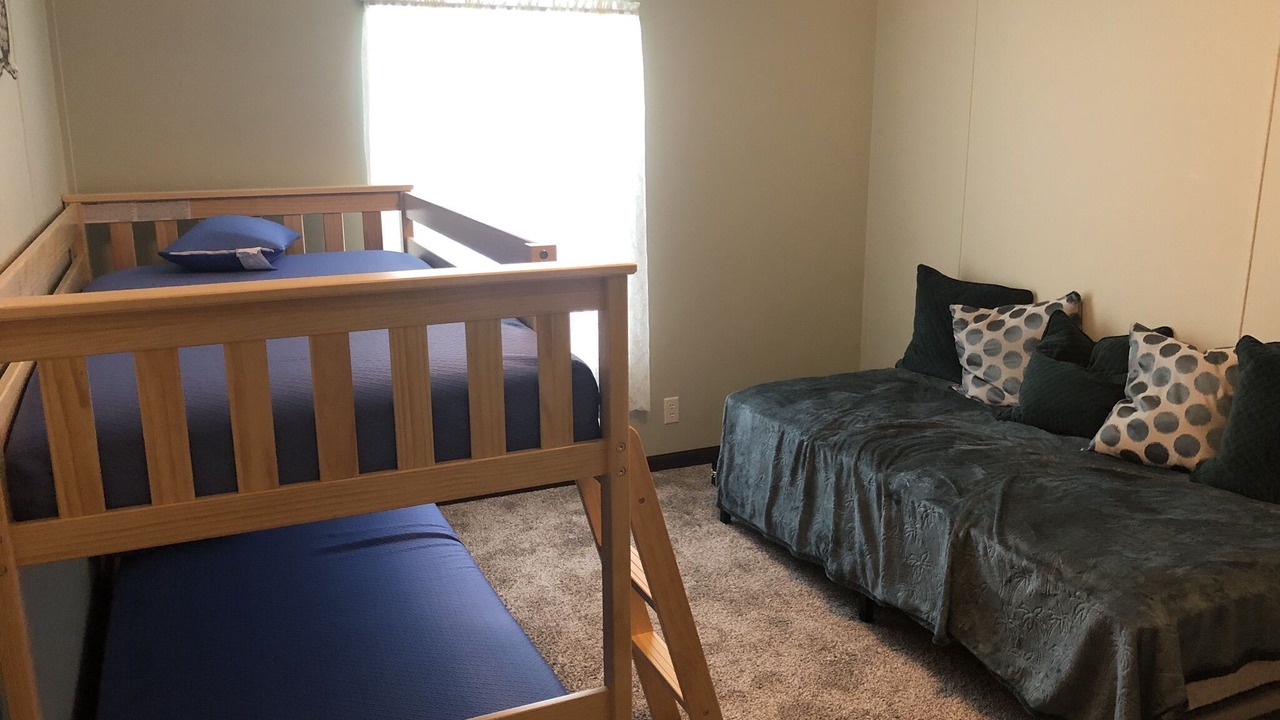 Photo of Bedroom in Rush