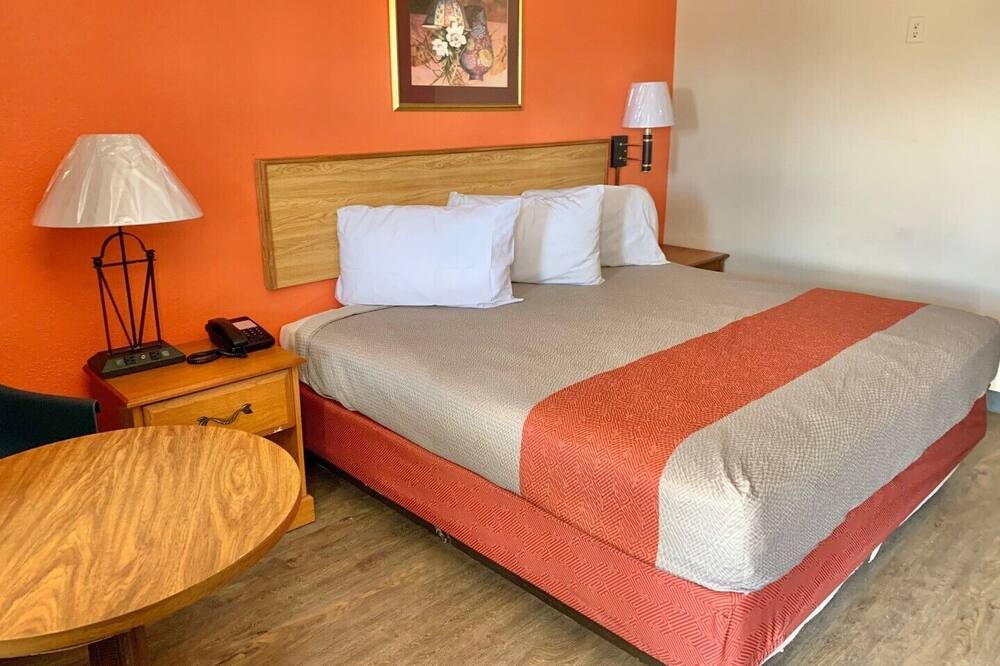 Photo of Bedroom in Bordentown