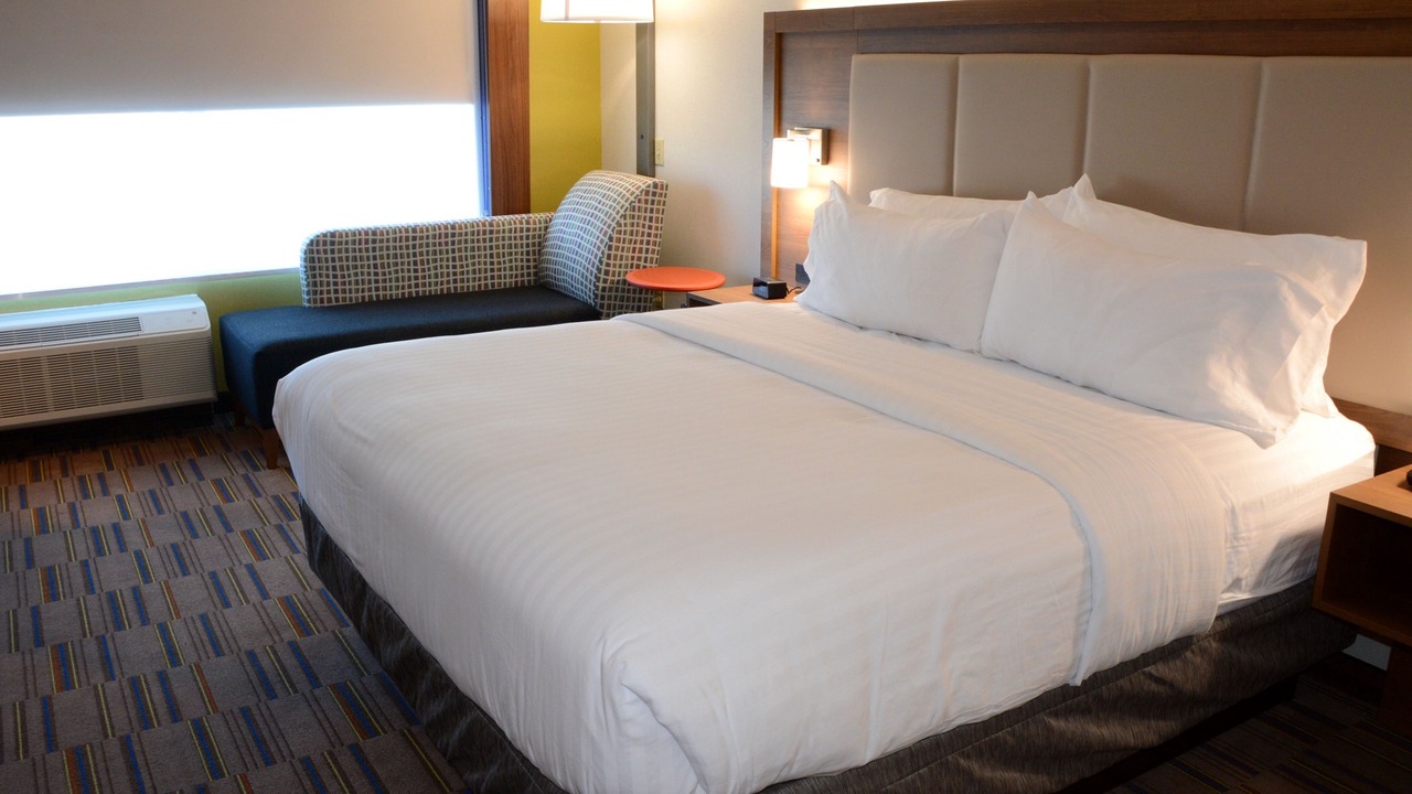 Photo of Bedroom in Monroeville