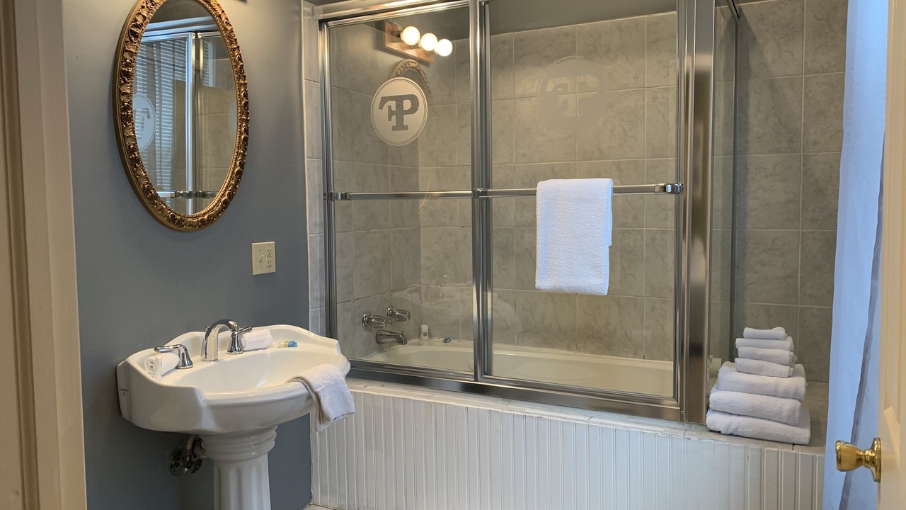 Photo of Bathroom in White Mills