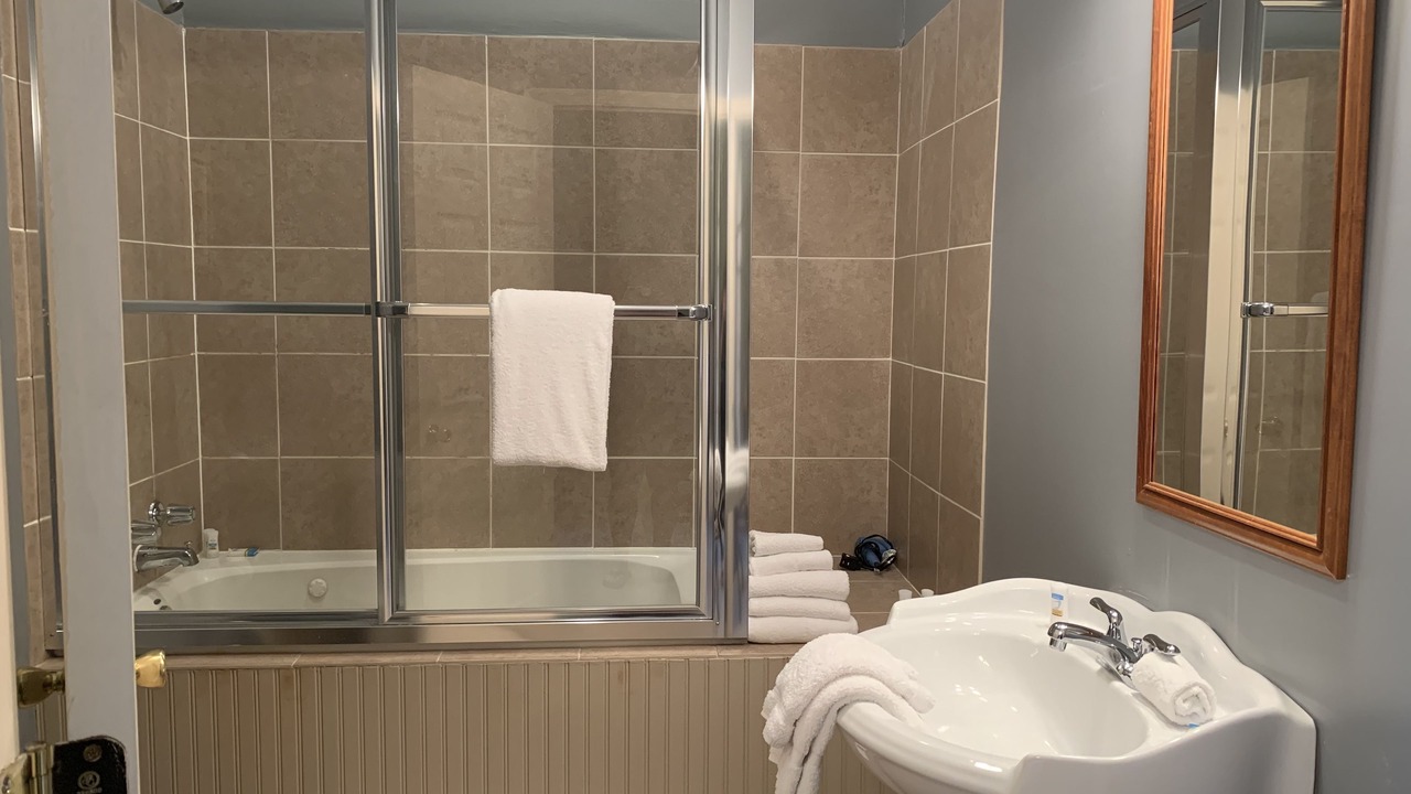 Photo of Bathroom in White Mills