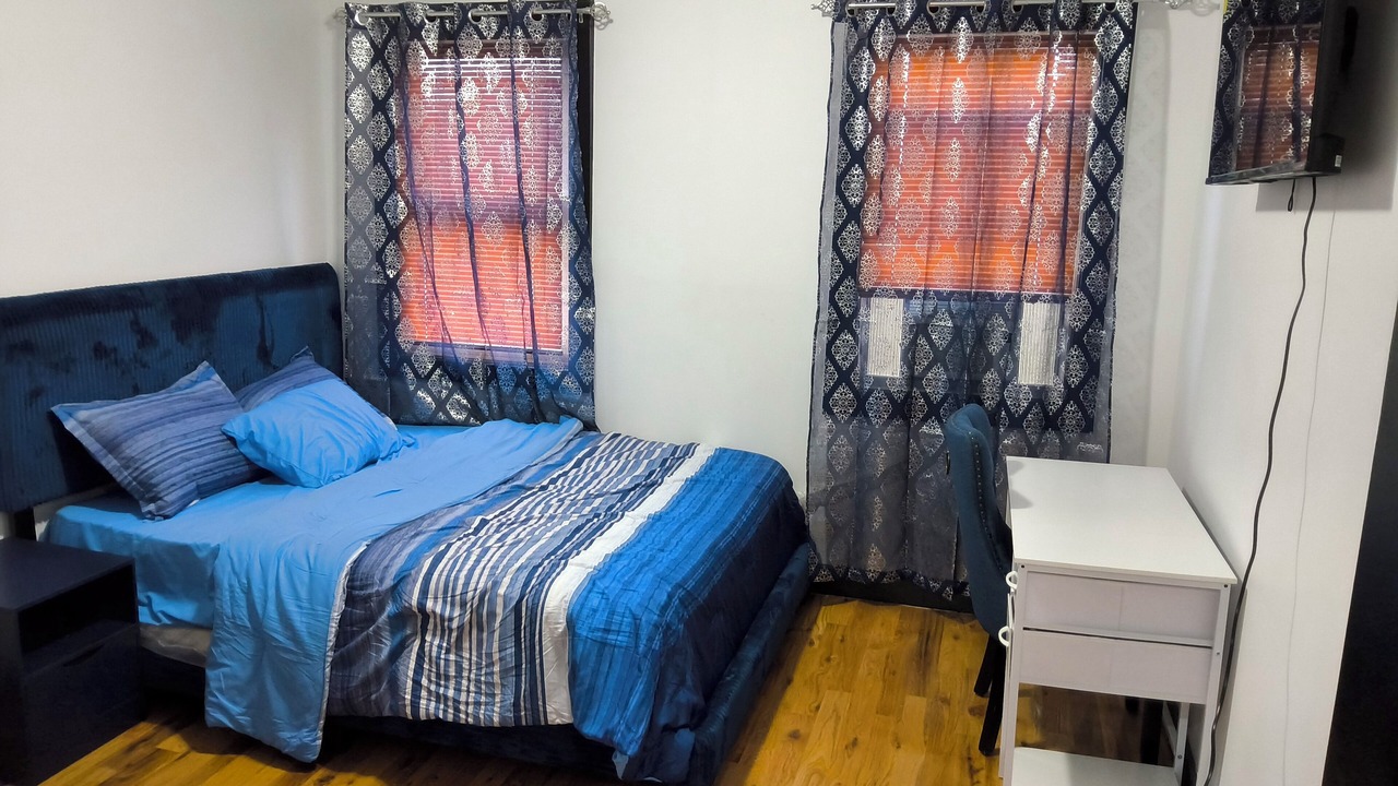 Photo of Bedroom in Weequahic