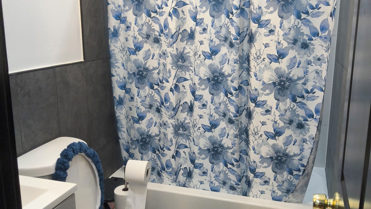 Photo of Bathroom in Weequahic